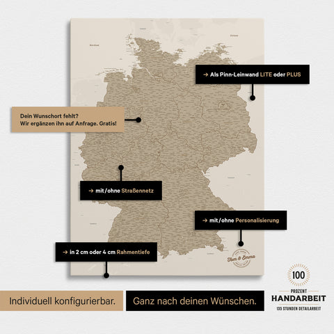 Vielfältige Konfigurationsmöglichkeiten einer Deutschland-Karte als Pinn-Leinwand in Desert Sand (Beige)