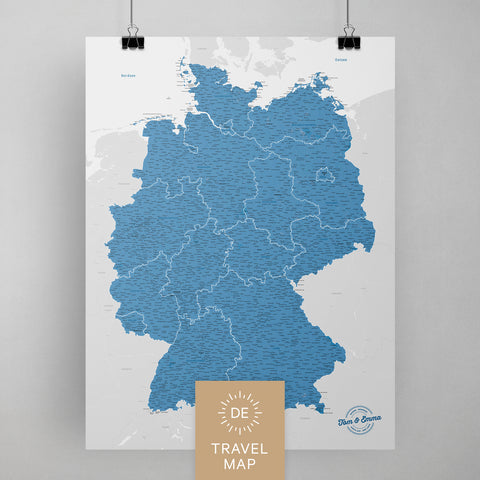 Deutschland-Karte als Poster in Blau zum Pinnen und Markieren von Reisezielen kaufen