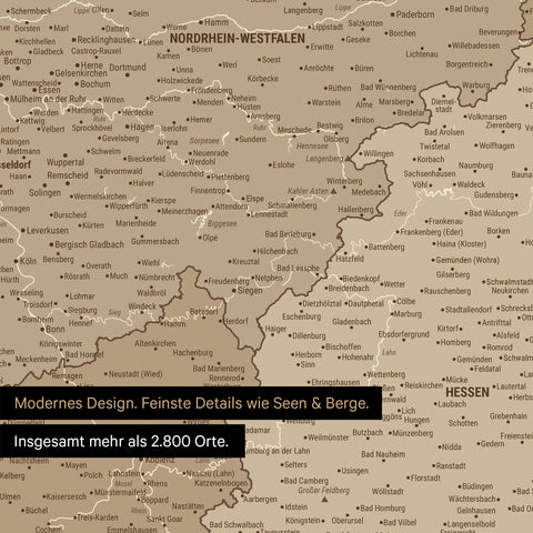 Ausschnitte einer Deutschlandkarte mit Bayern als Poster in Multicolor Brown mit Bergen, Seen und 2.500 Orten
