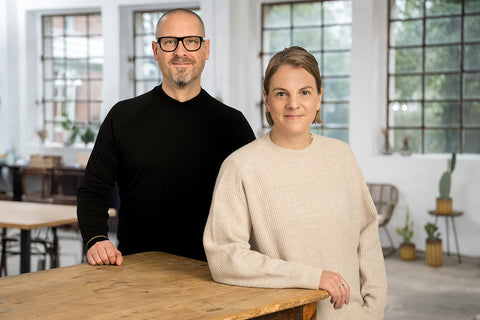 Rebecca und Hendrik Breuer sind die Inhaber und Entwickler von Breuers Weltkarten Manufaktur