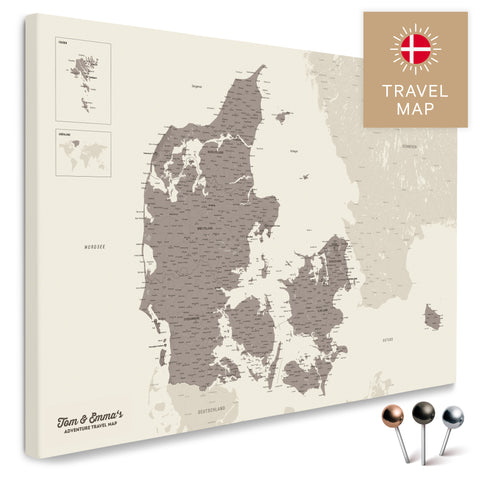 Dänemark-Karte in Warmgray (Braun-Grau) Pinn-Leinwand mit sehr hohem Detailgrad zum Markieren von Orten und Reisezielen kaufen