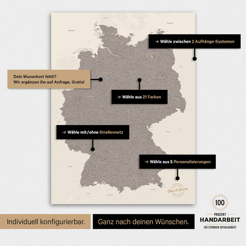 Übersicht über die vielfältigen Konfigurationsmöglichkeiten einer magnetischen Deutschland-Karte als Magnetboard in Warmgray, von der Auswahl des Aufhänge-Systems über Farben bis zum Detailgrad