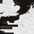 Ausschnitt einer magnetischen Europakarte in Schwarz-Weiss zeigt einen Ausschnitt von England, Frankreich und Belgien mit Details wie Nationalparks, Flüssen und zahlreichen kleineren Orten und Städten