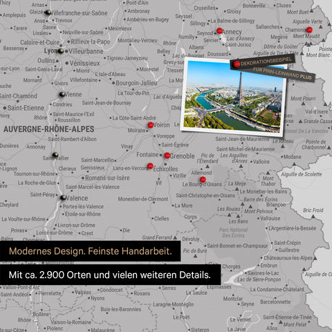 Frankreich Landkarte in Hellgrau als Leinwand zum Pinnen zeigt einen Ausschnitt von Auvergne-Rhone-Alpen mit vielen Details wie Nationalparks, Flüssen und zahlreichen kleinen Orten und Städten, die teilweise mit Pins markiert sind