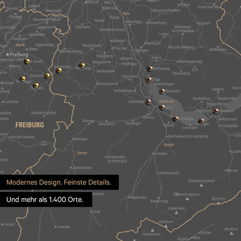 Ausschnitte einer Schweizkarte in der Region Freiburg und Thunersee als Pinn-Leinwand in Dunkelgrau mit 1.400 Orten