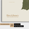 Landkarte von Spanien- & Portugal als Pinnwand Leinwand in Oliv-Grün mit Personalisierung und Namen in einer modernen Schreibschrift