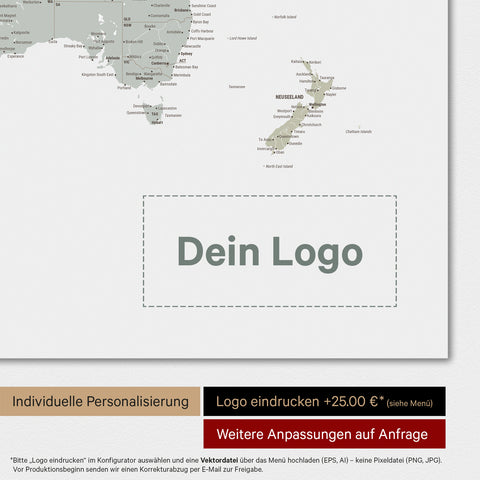 Weltkarte Poster in Multicolor Sage mit eingedrucktem Firmenlogo